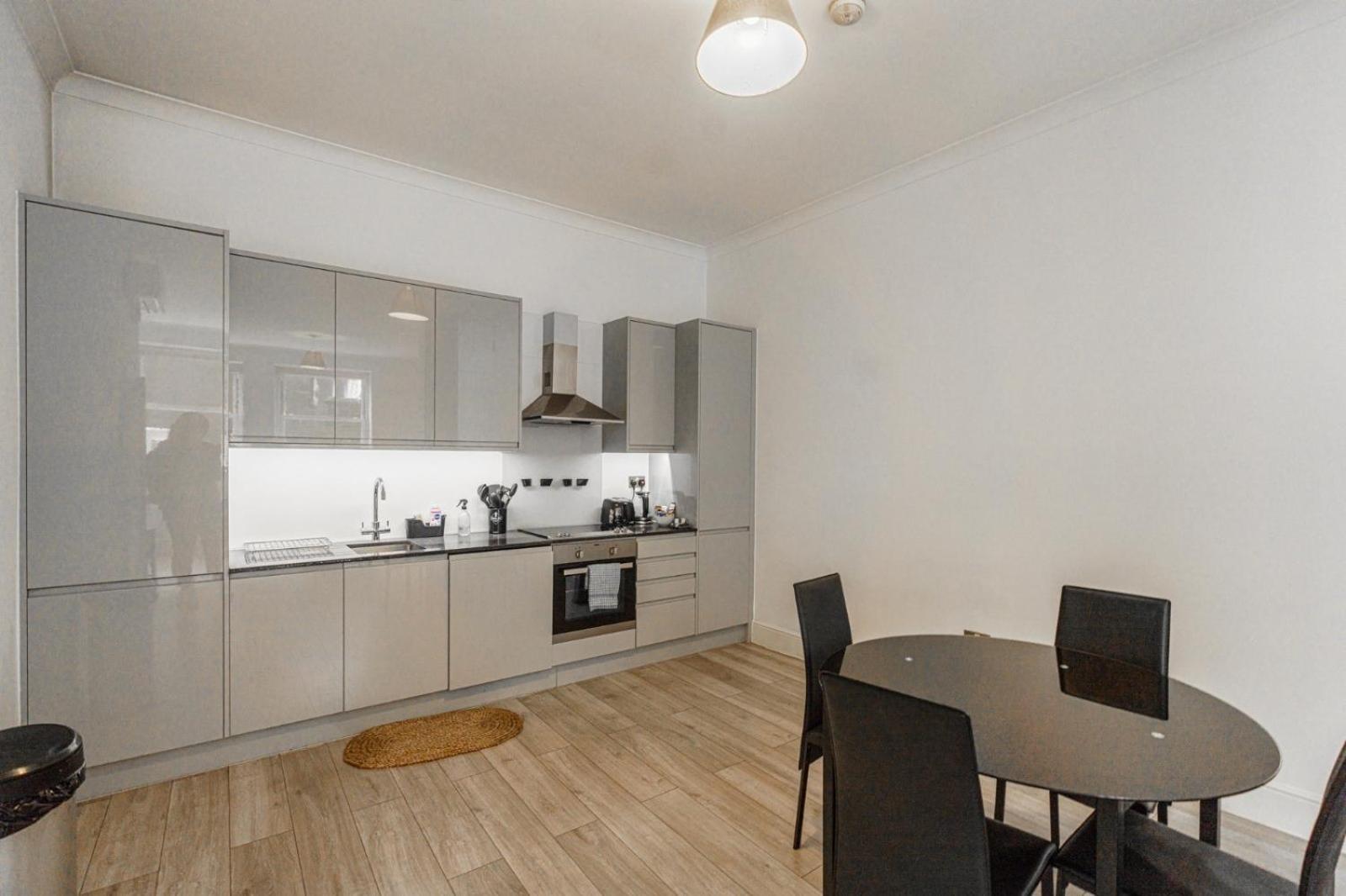The Apartments Kensington High Street London Bagian luar foto