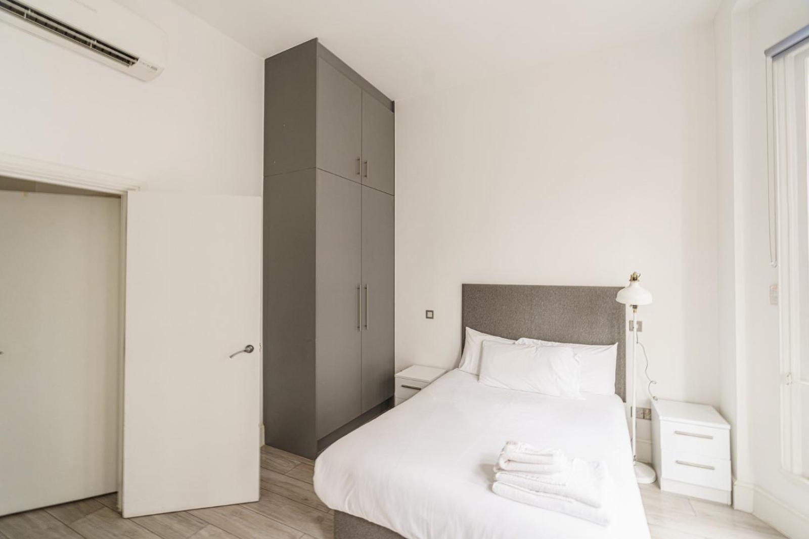 The Apartments Kensington High Street London Bagian luar foto