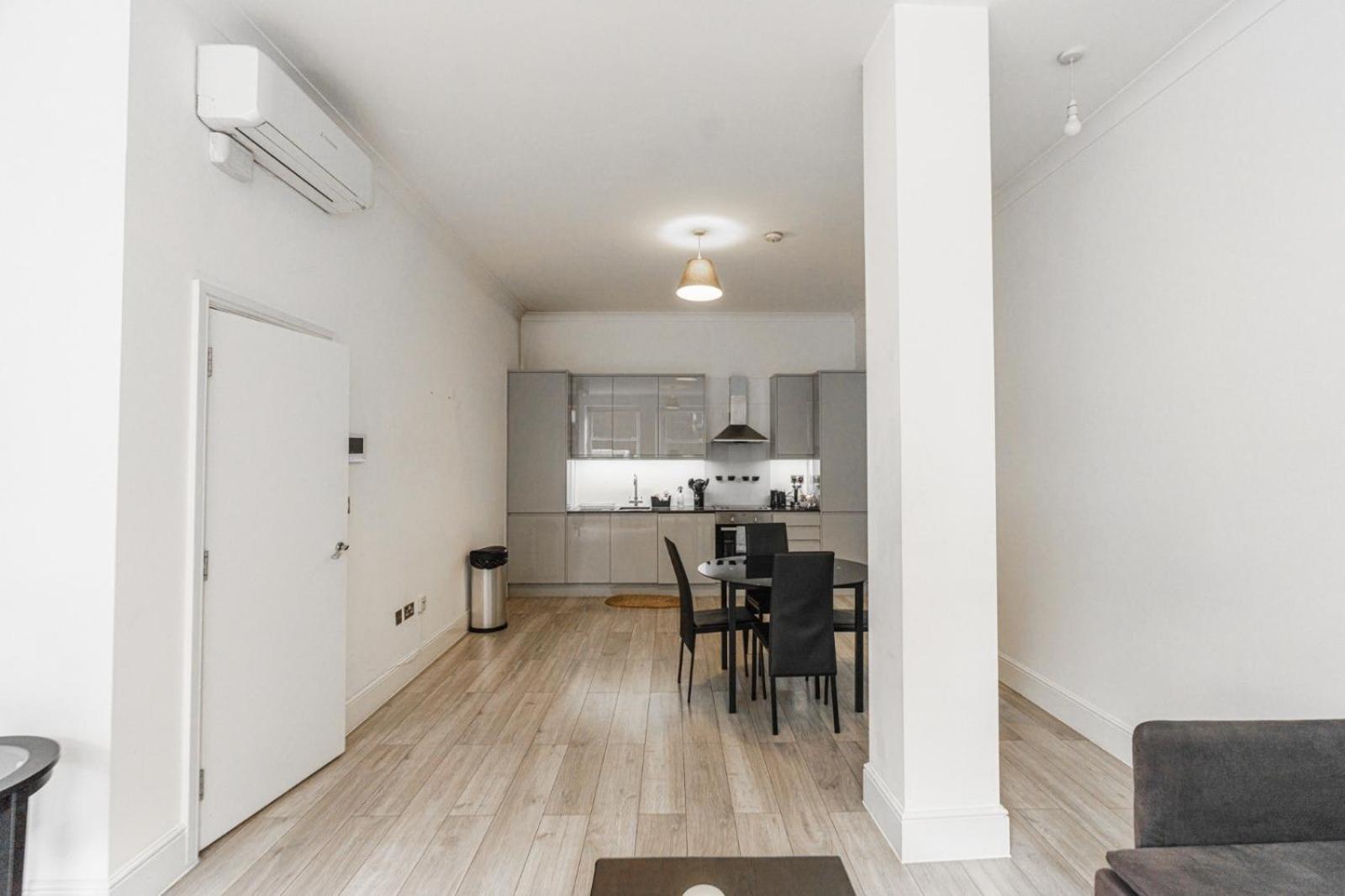 The Apartments Kensington High Street London Bagian luar foto