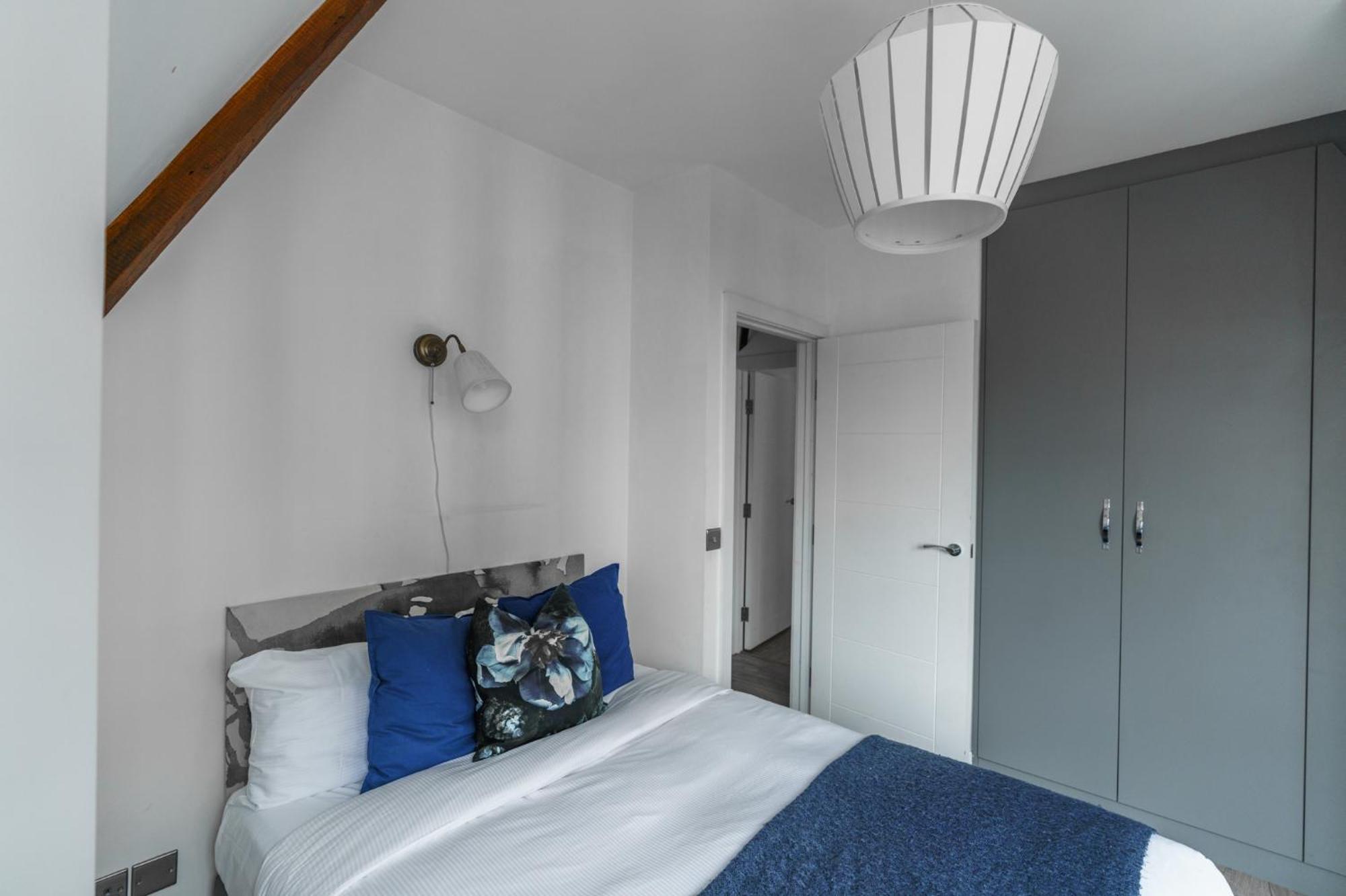 The Apartments Kensington High Street London Bagian luar foto