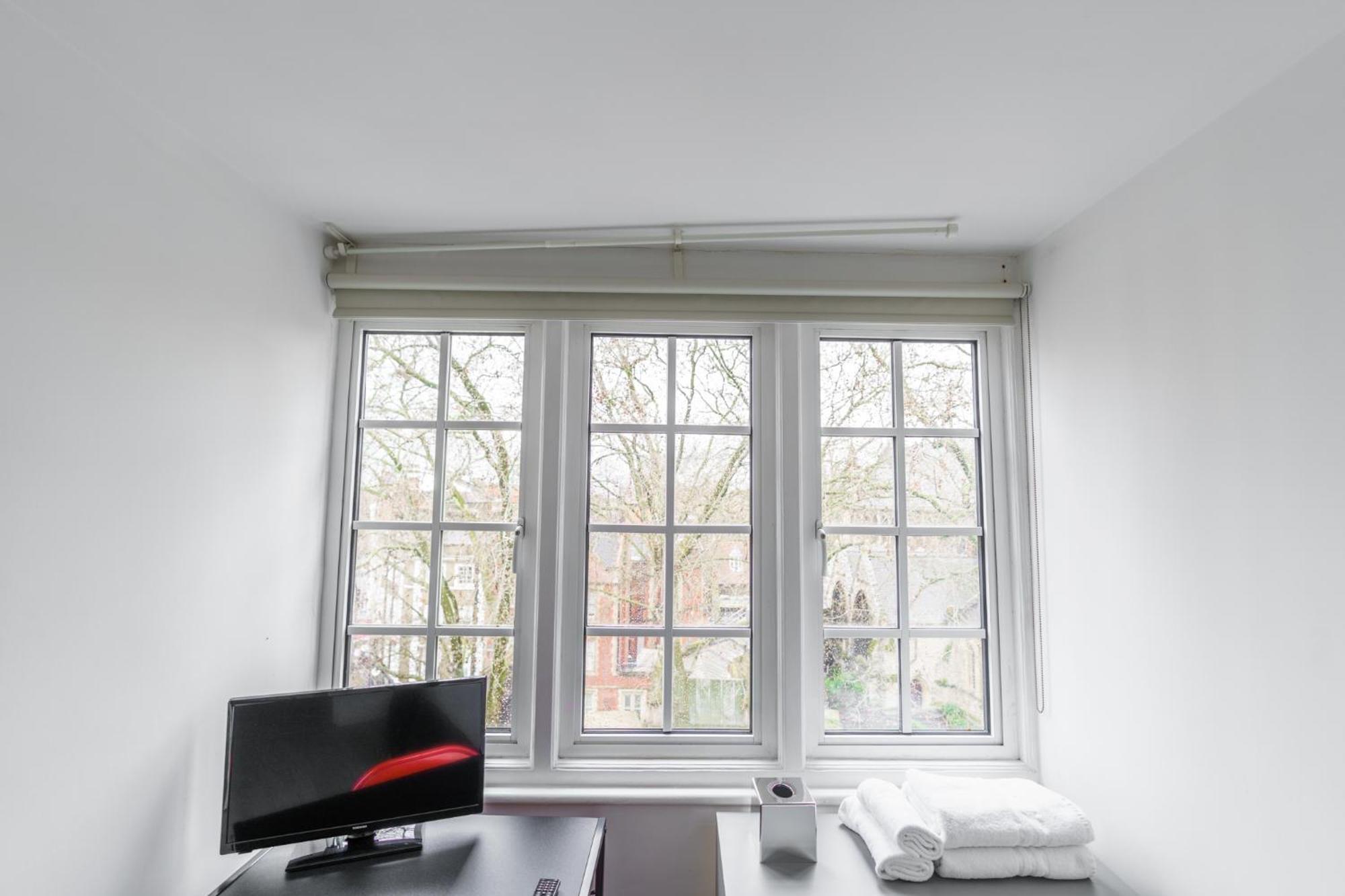 The Apartments Kensington High Street London Bagian luar foto