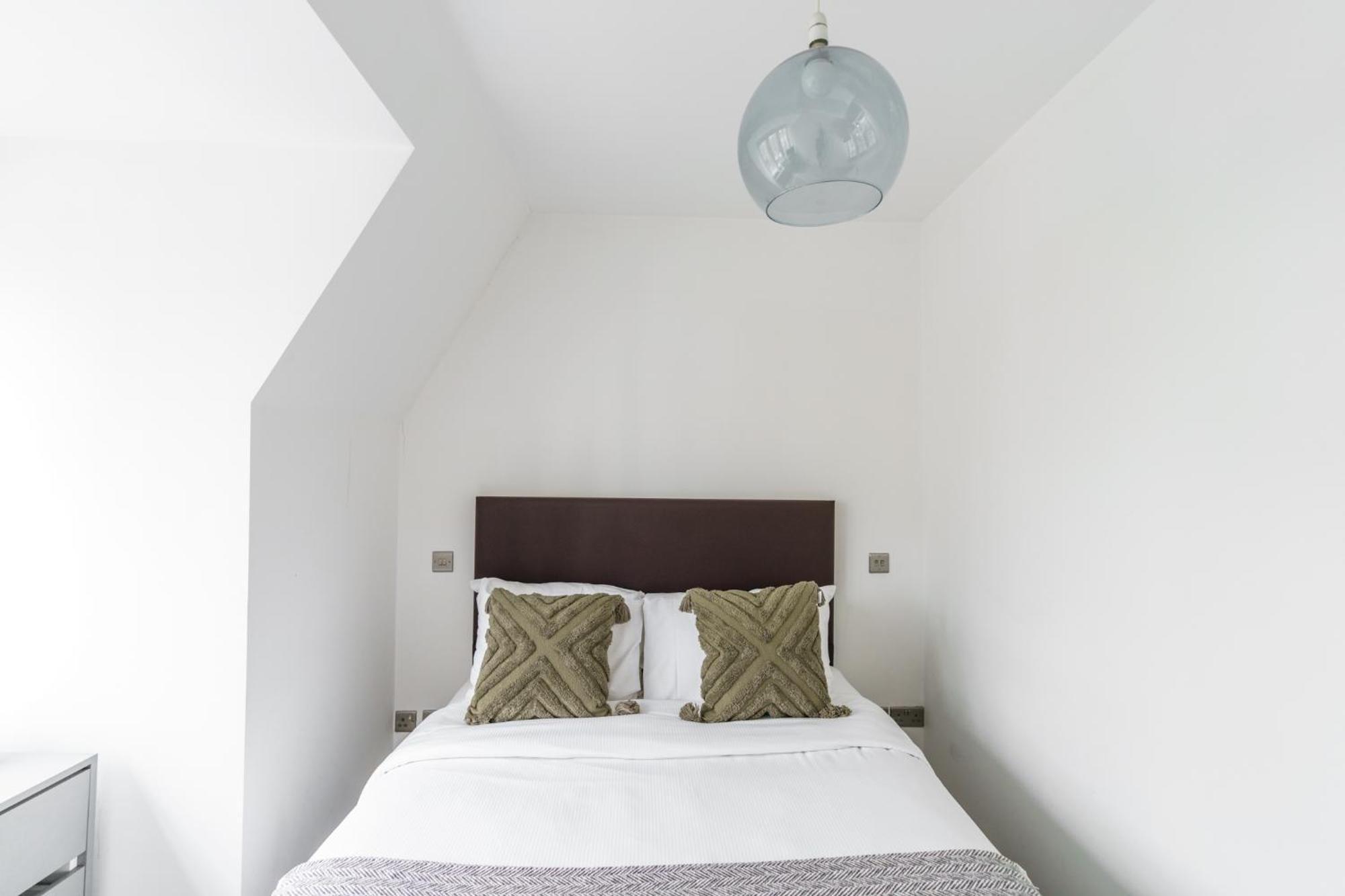 The Apartments Kensington High Street London Bagian luar foto